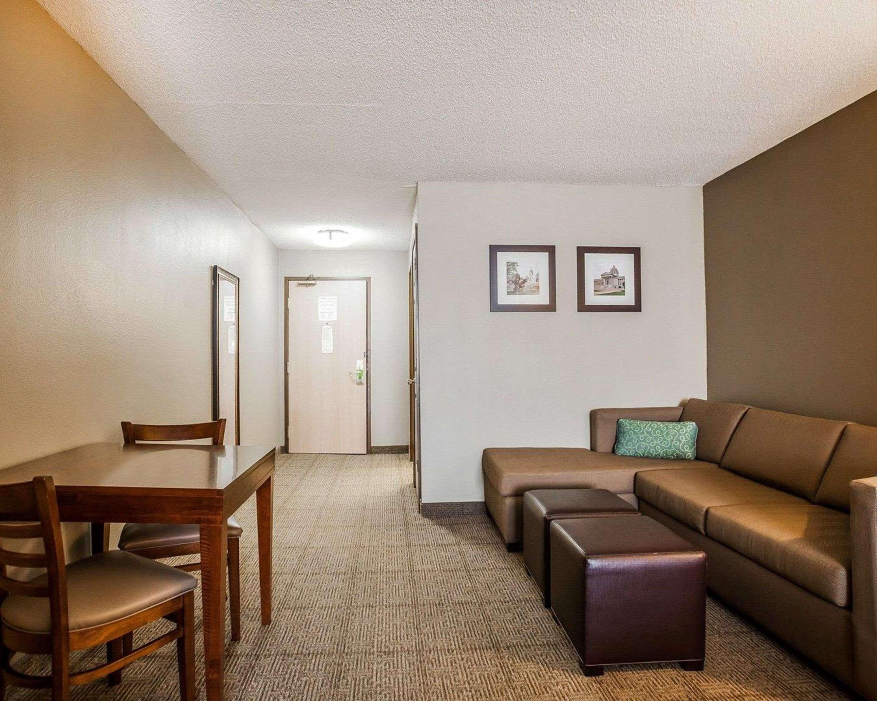 Comfort Inn & Suites Moberly Esterno foto